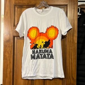 Unisex Medium - Hakuna Matata - Disney Lion King Short Sleeve Tee Shirt Top
